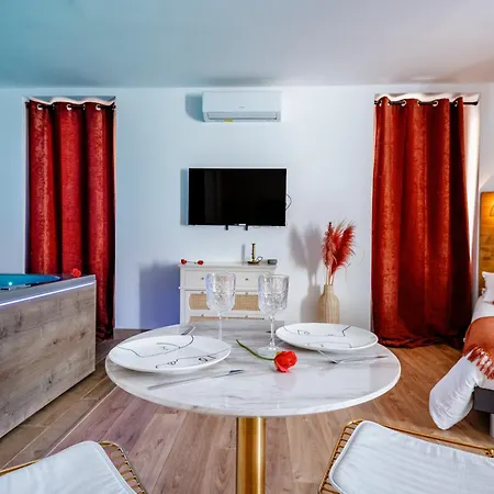 Apartment Loft Romantique - Privatif - Noctambulles Hyères